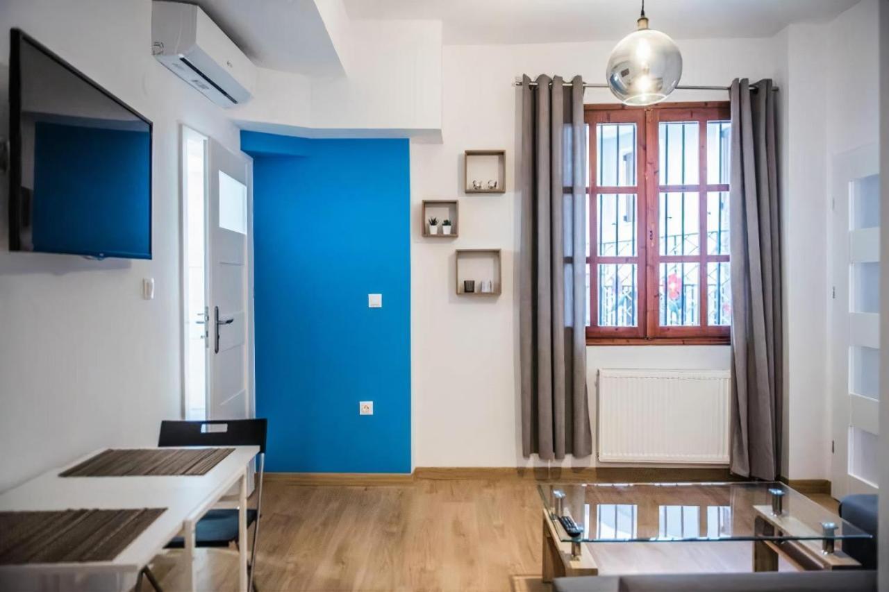 Blue Geranium With Private Backyard Apartment Tesalonika Bagian luar foto